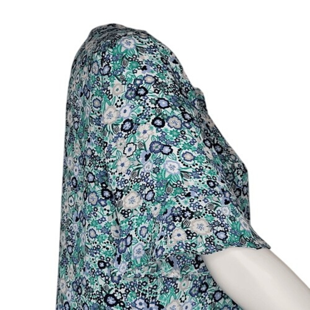 Roz & Ali‎ Blue & Green Floral V-Neck Blouse - Picture 6 of 13